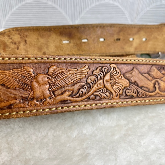 *Vintage* Tooled Leather Belt with Enamel Jeep Buckle - Picture 4 of 5